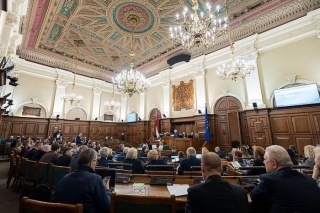 Saeima atbalsta vinješu likmju izmaiņas komerctransportam līdz 3,5 tonnām no nākamā gada