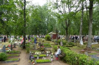 Mainīga, bet noturīga tradīcija – kapusvētki