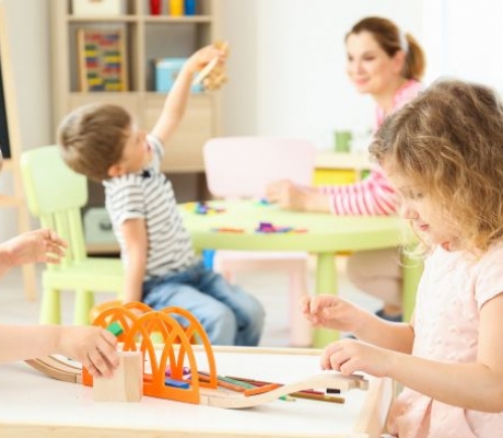 Eksperte: Vecāki zina, kas ir labākais viņu bērniem, tam jāatspoguļojas arī pirmsskolu politikā