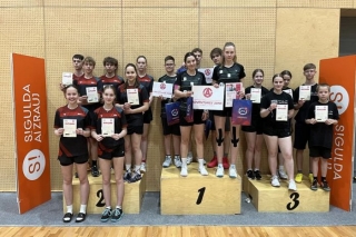 Siguldiešiem divas uzvaras Latvijas skolu komandu čempionātā badmintonā