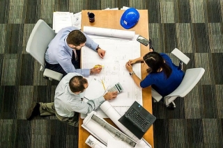 Aptauja: Vairāk nekā puse pieaugušo Latvijā ir apmierināta ar savu karjeras attīstību