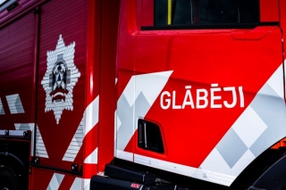 Siguldas novadā glābēji palīdz diviem cilvēkiem izkļūt no meža