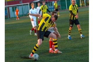 Futbolistiem uzvaras Piņķos un Olainē, zaudējums Upesciemā