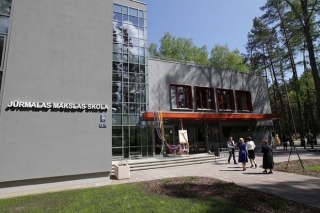 No līdzmaksājuma Jūrmalas Mākslas skolā atbrīvos plašāku bērnu loku