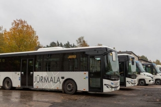 Jūrmalas autobusos būs jaunas biļešu reģistrācijas iekārtas