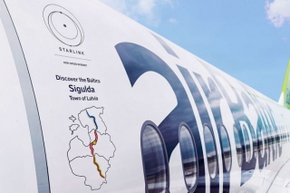"airBaltic" lidmašīna nosaukta Siguldas vārdā