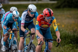 Neilandam 15.vieta "Tour de France" pirmajā posmā; Skujiņš finišē ārpus pirmā simtnieka