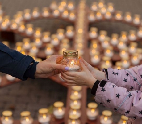 Foto: Gaismas ceļā Jūrmalā nosvinēti valsts svētki