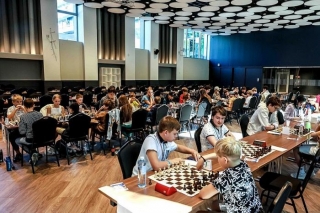 Šaha turnīrā Jūrmalā piedalās bijušais Krievijas vicepremjers un FIDE prezidents Dvorkovičs
