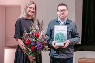 Ojāra Vācieša literāro prēmiju dzejā saņēmis Artis Ostups par dzejoļu krājumu "Patiesība"