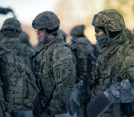 Aptauja. Ko jūs domājat par jauniešiem, kas izvairās no dienesta armijā?