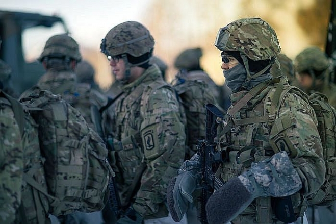 Aptauja. Ko jūs domājat par jauniešiem, kas izvairās no dienesta armijā?