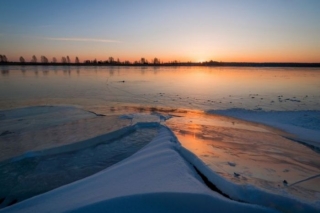 Jūrmalā aizliegts atrasties uz ūdenstilpju ledus
