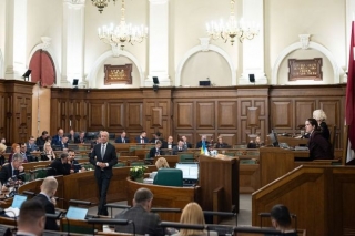 Saeima izveido parlamentāro izmeklēšanas komisiju saistībā ar masveidīgu trešo valstu pilsoņu ieceļošanu Latvijā