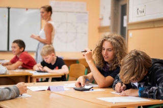 Carnikavā, Piņķos un citviet darbu sāk programmas "Enefit iespējamā misija: izglābt STEM" jaunie skolotāji