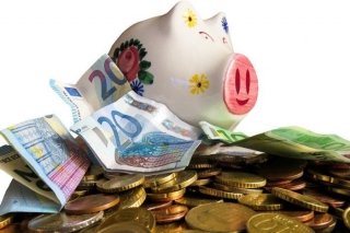 Aptauja: Latvijā 32% vecāku veido uzkrājumus bērnu izglītībai