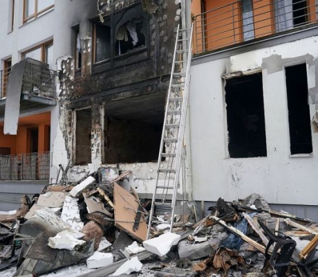 Dzīvojamās mājas ugunsgrēkā Ķekavas pagastā gājuši bojā divi bērni, vairāki cilvēki cietuši