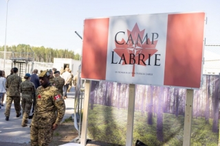 Foto: Piešķir nosaukumu Kanādas vadītās NATO daudznacionālās brigādes militārajai bāzei Mārupes novadā