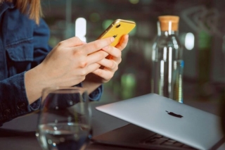 Trešajā ceturksnī sarukusi attālināti strādājošo darba ņēmēju proporcija